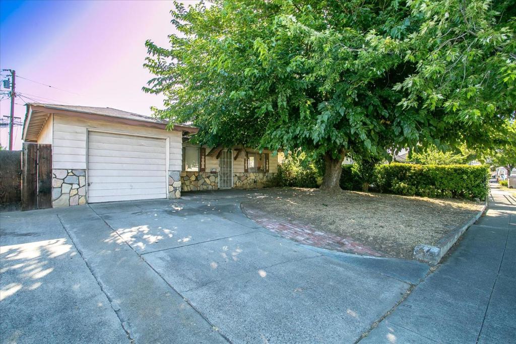 2668 Mozart Avenue
