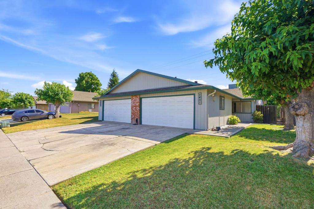 7449 Karlsberg Circle