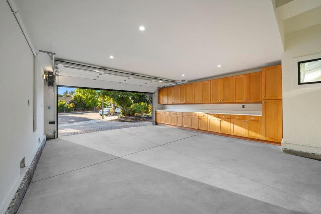 2030 Sierra Wood Drive