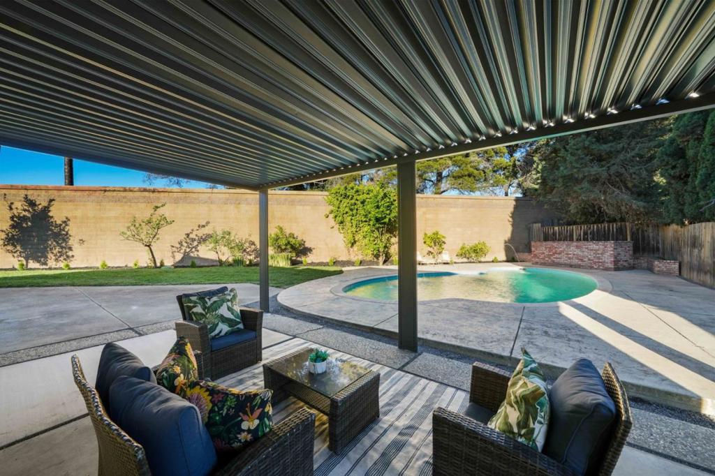 2030 Sierra Wood Drive
