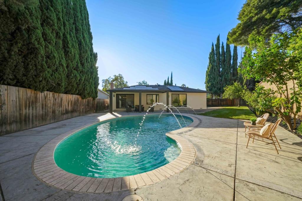 2030 Sierra Wood Drive