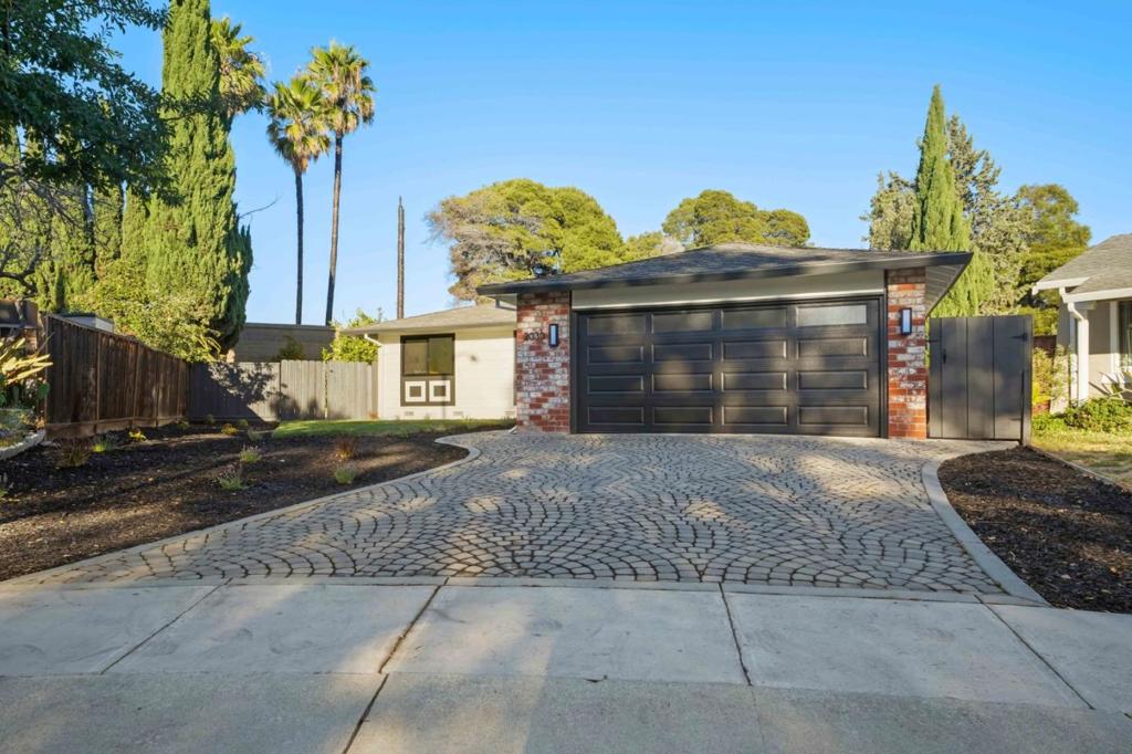 2030 Sierra Wood Drive