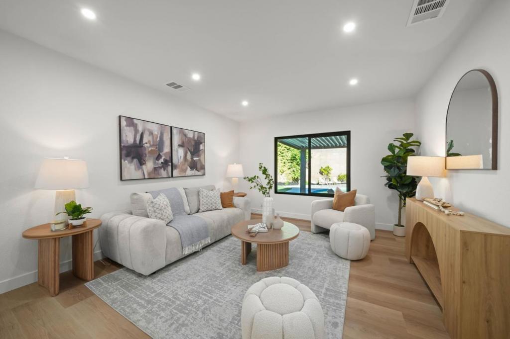 2030 Sierra Wood Drive