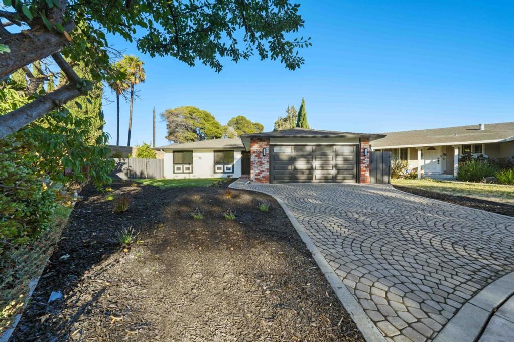 2030 Sierra Wood Drive