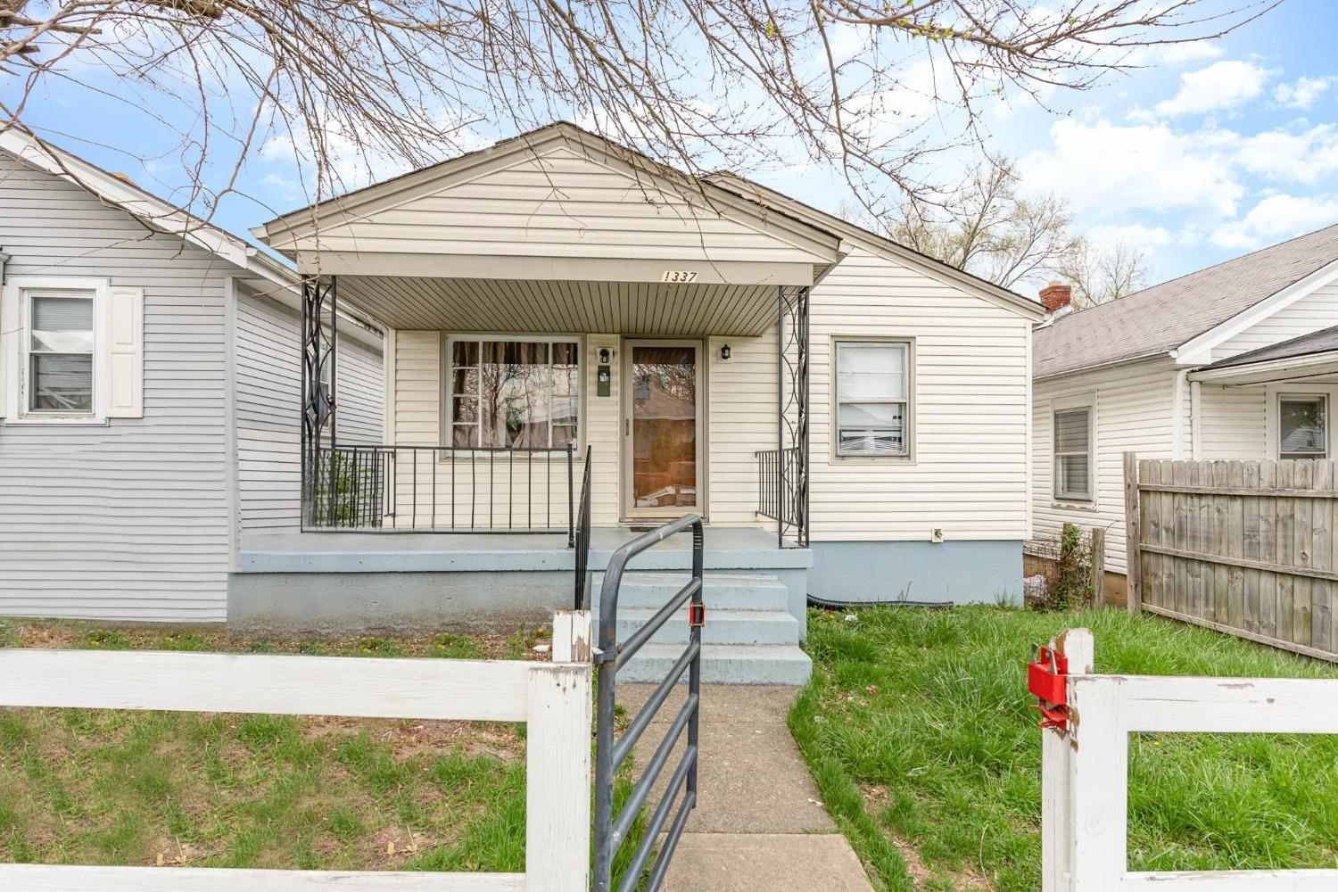 1337 Parkamo Avenue