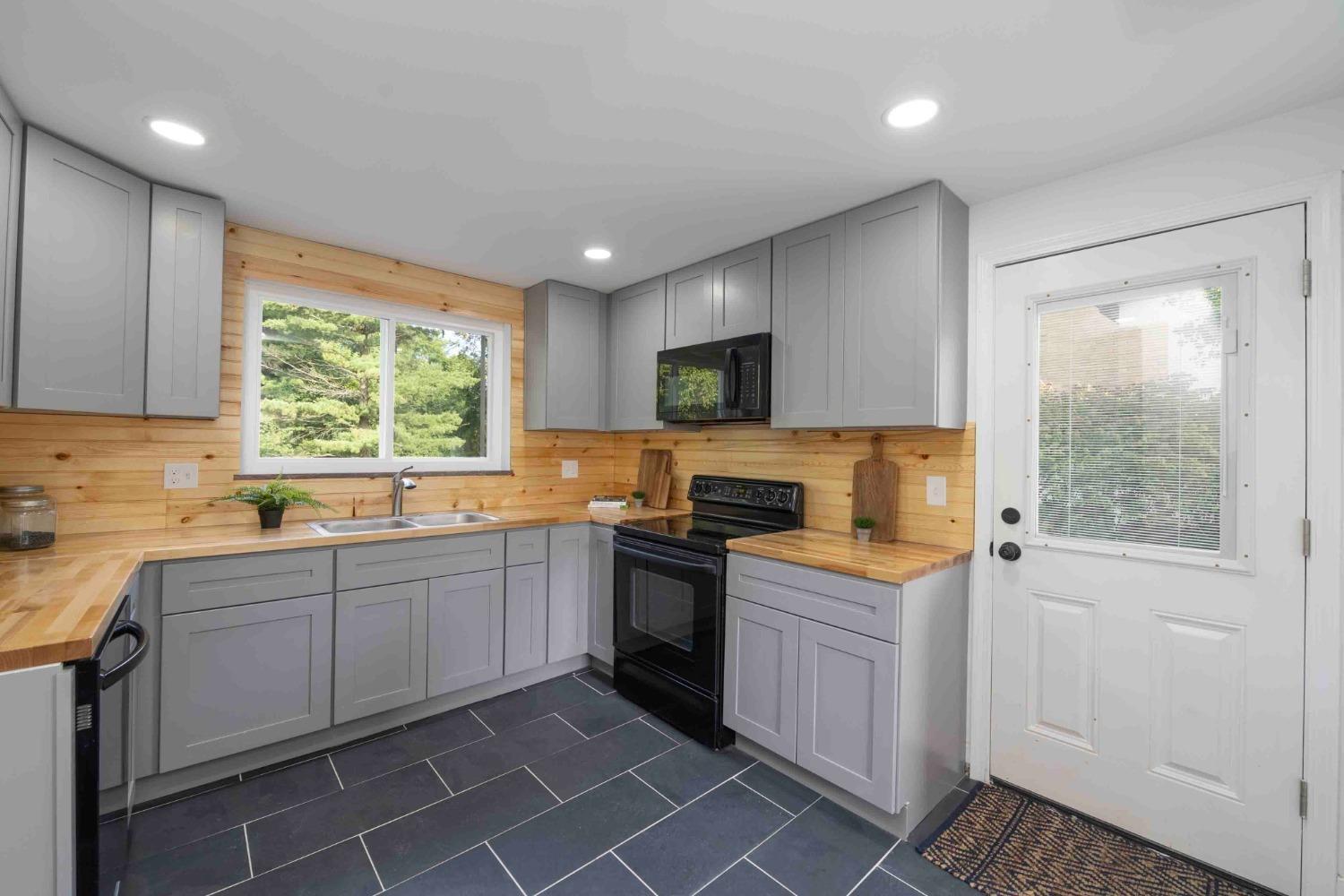 5469 Philloret Drive