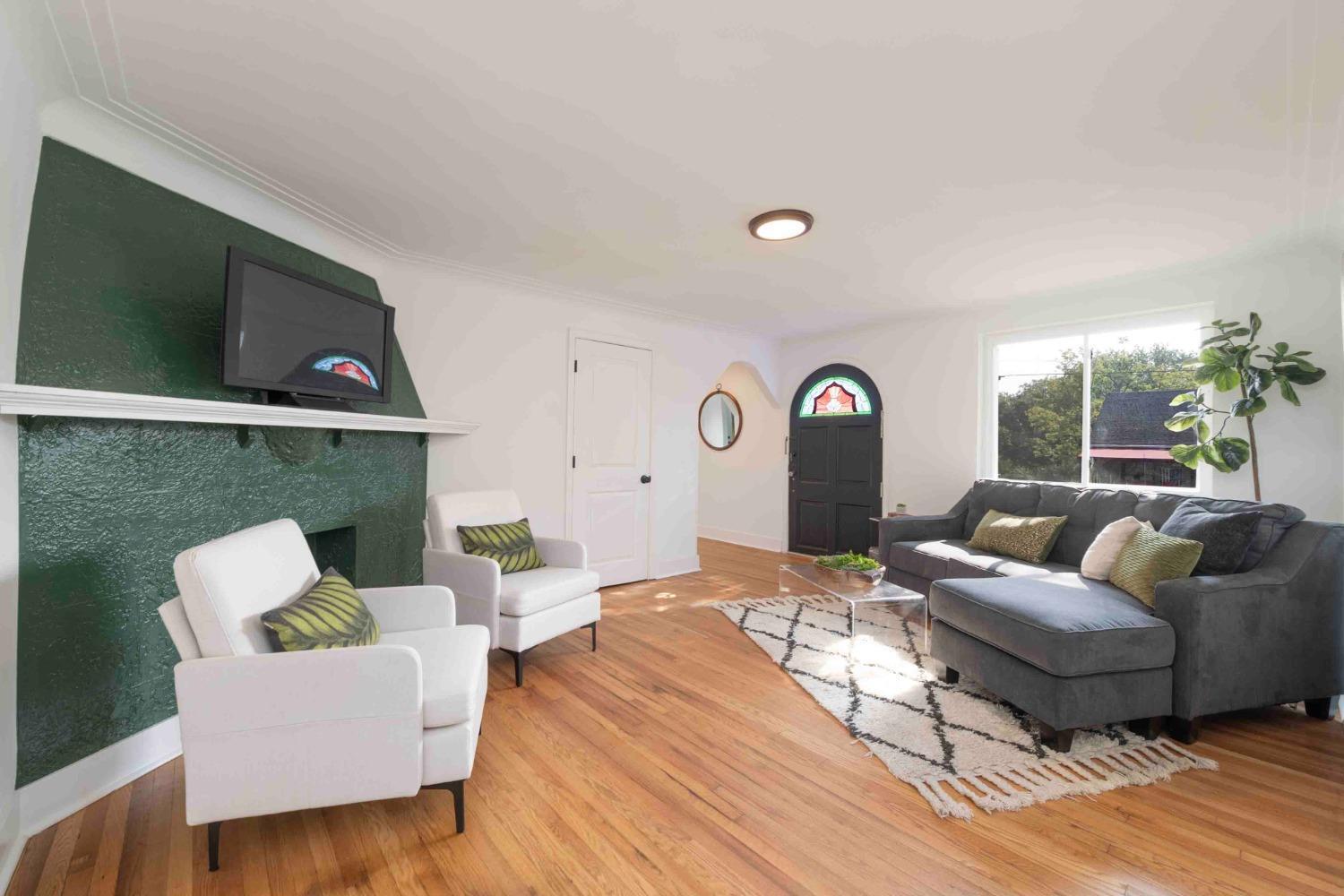 5469 Philloret Drive