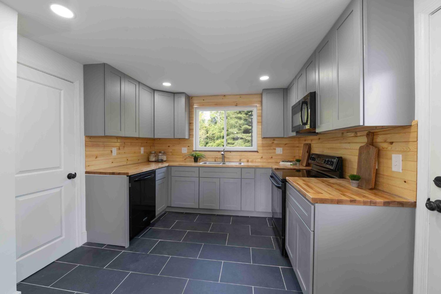 5469 Philloret Drive