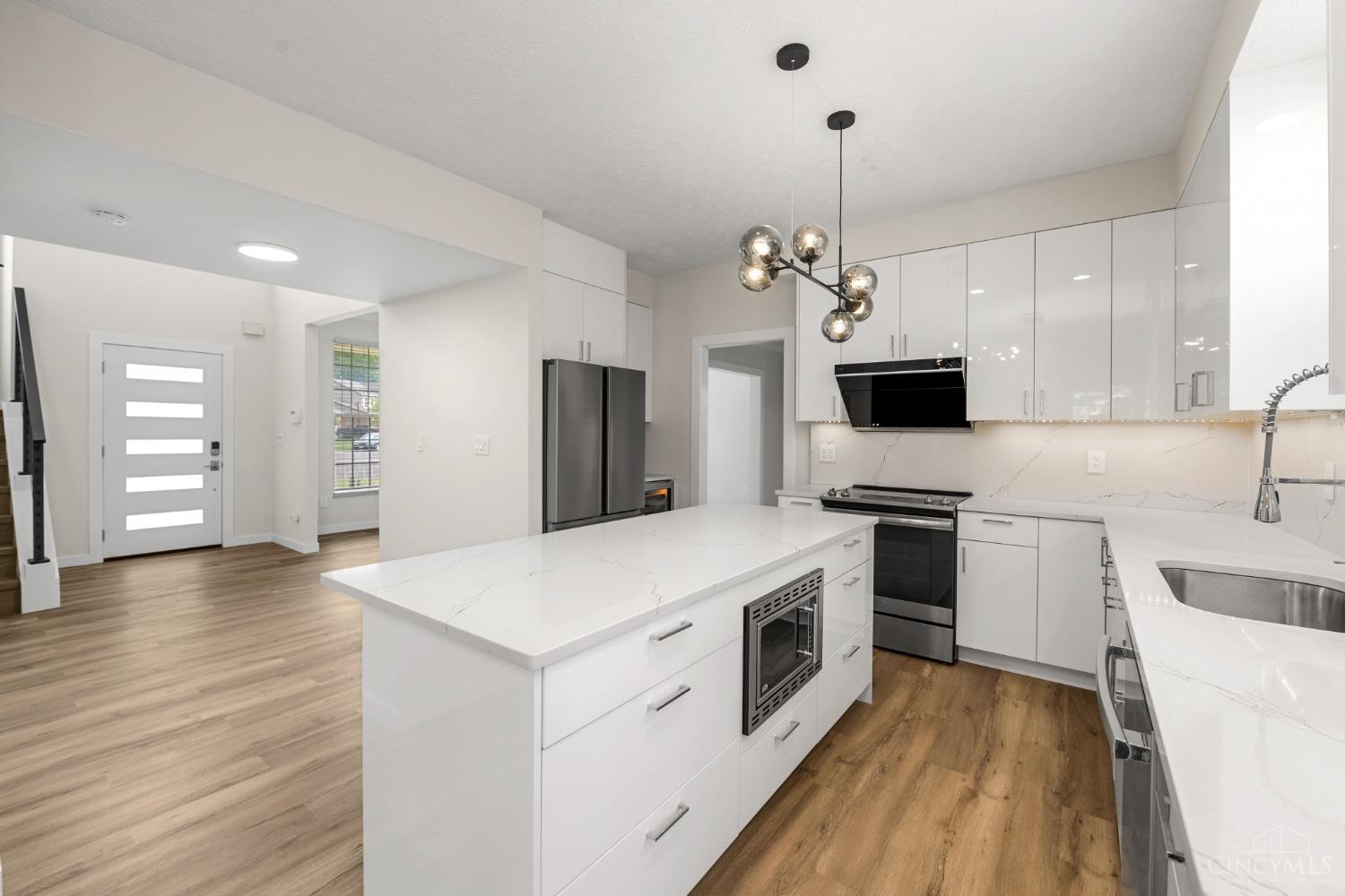 3317 Woodlake Court