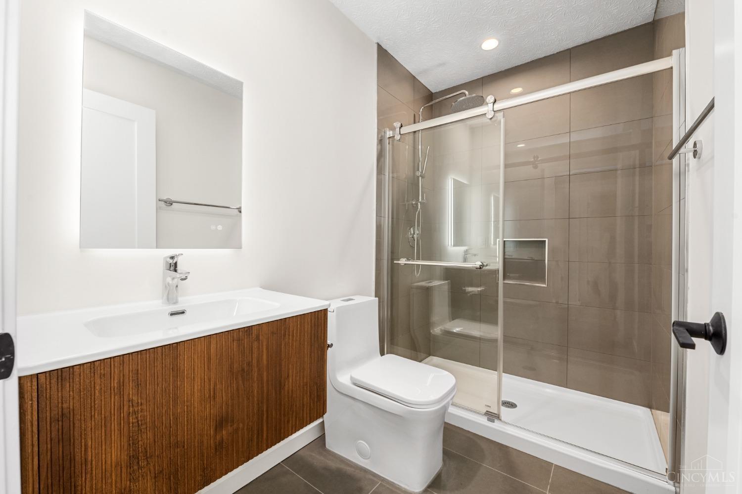 3317 Woodlake Court