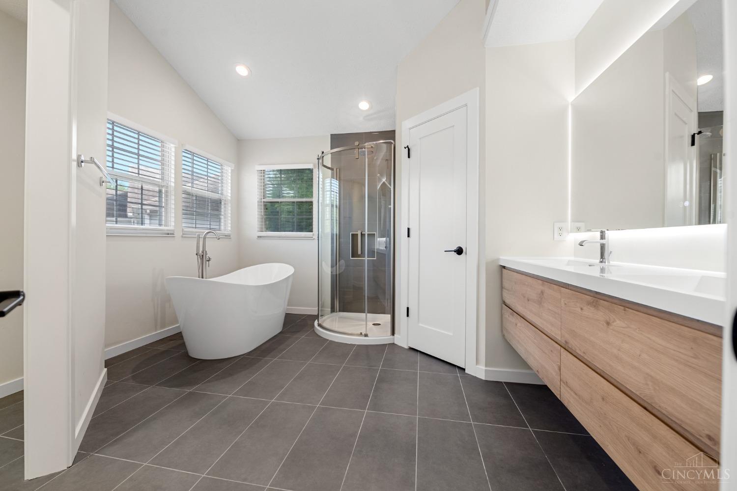 3317 Woodlake Court