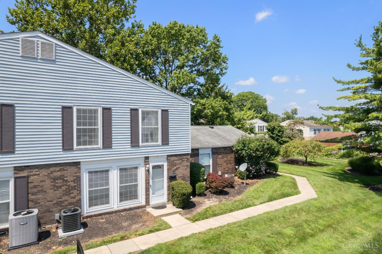 17 Moonbeam Court