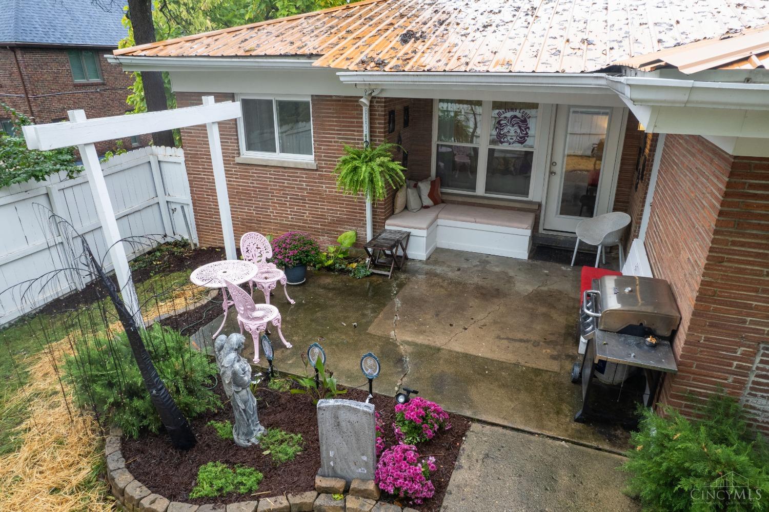 1118 Sunnyslope Drive