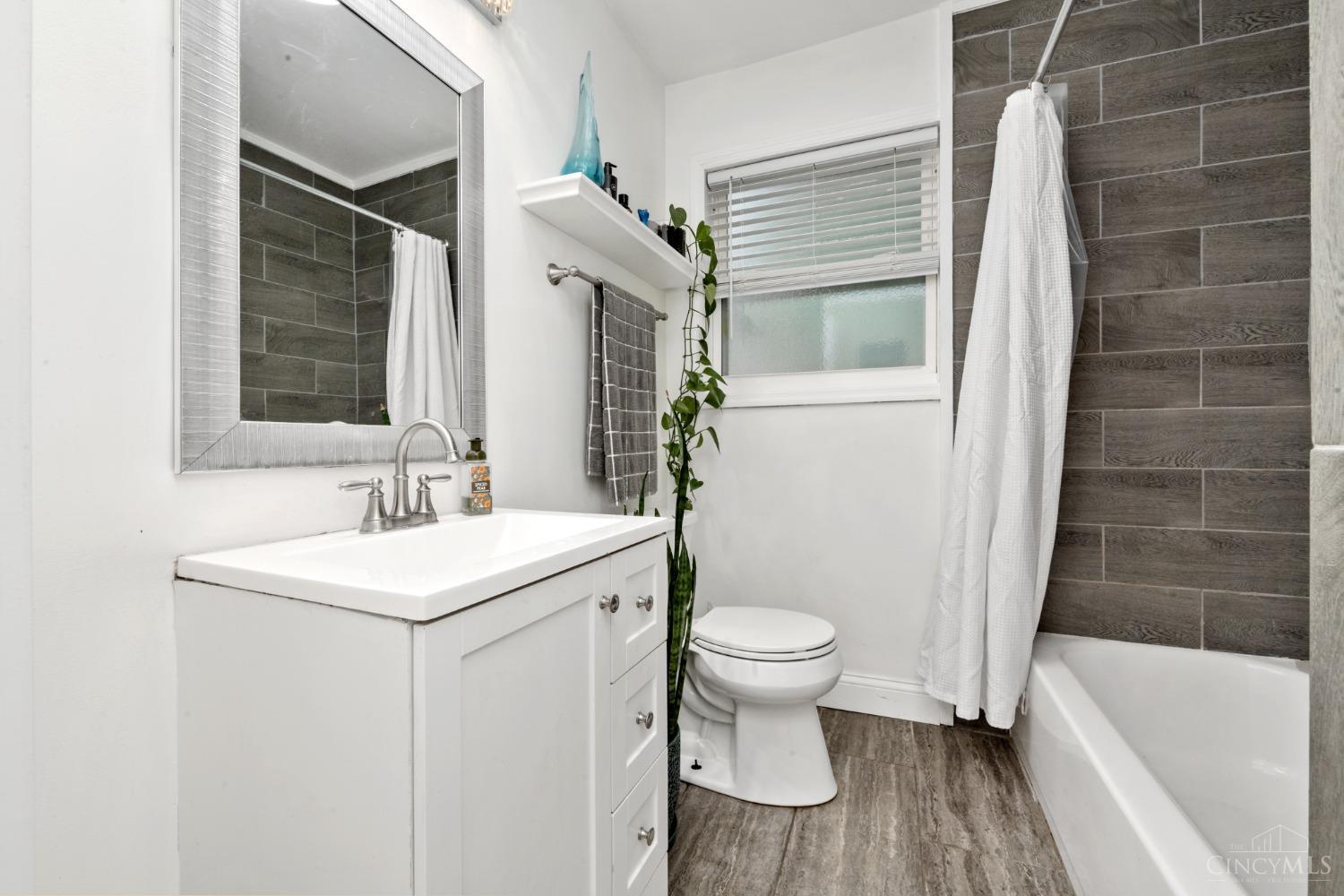 1118 Sunnyslope Drive