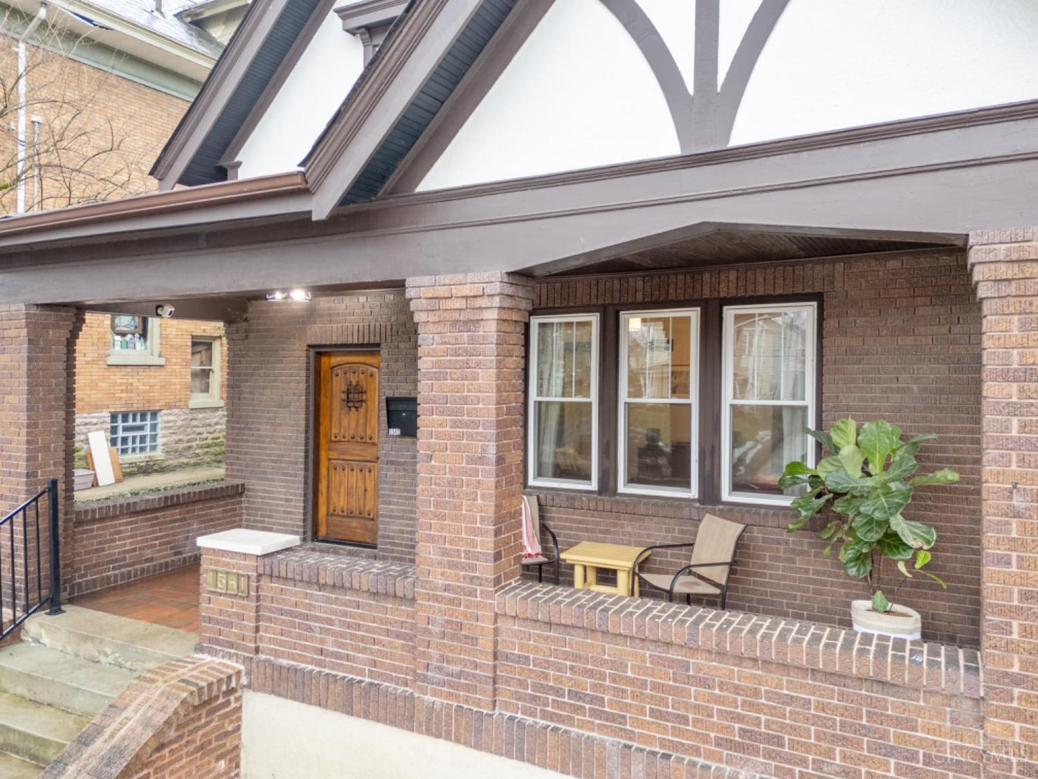1541 St Leger Place