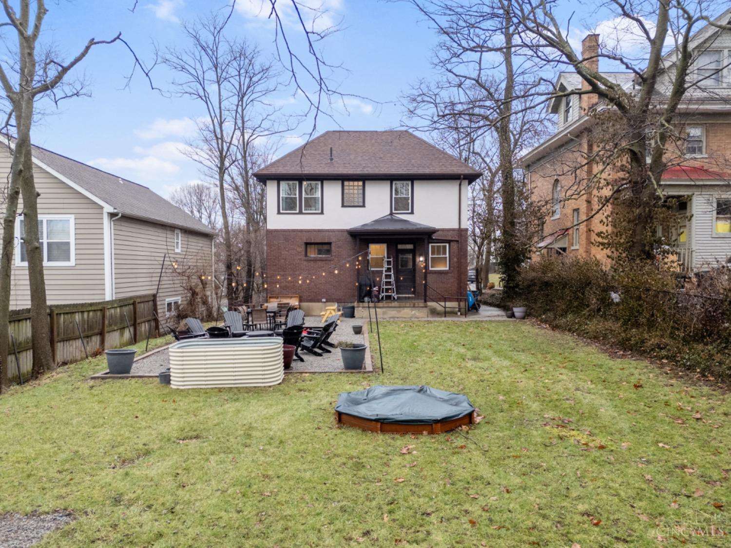 1541 St Leger Place