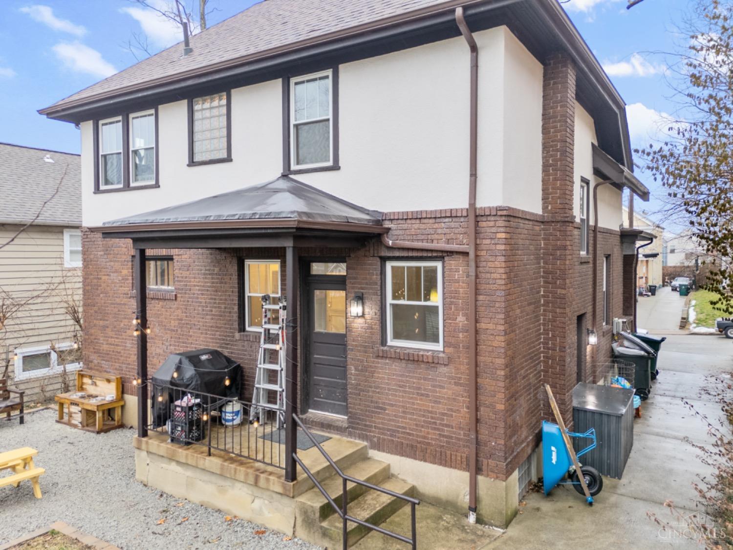 1541 St Leger Place
