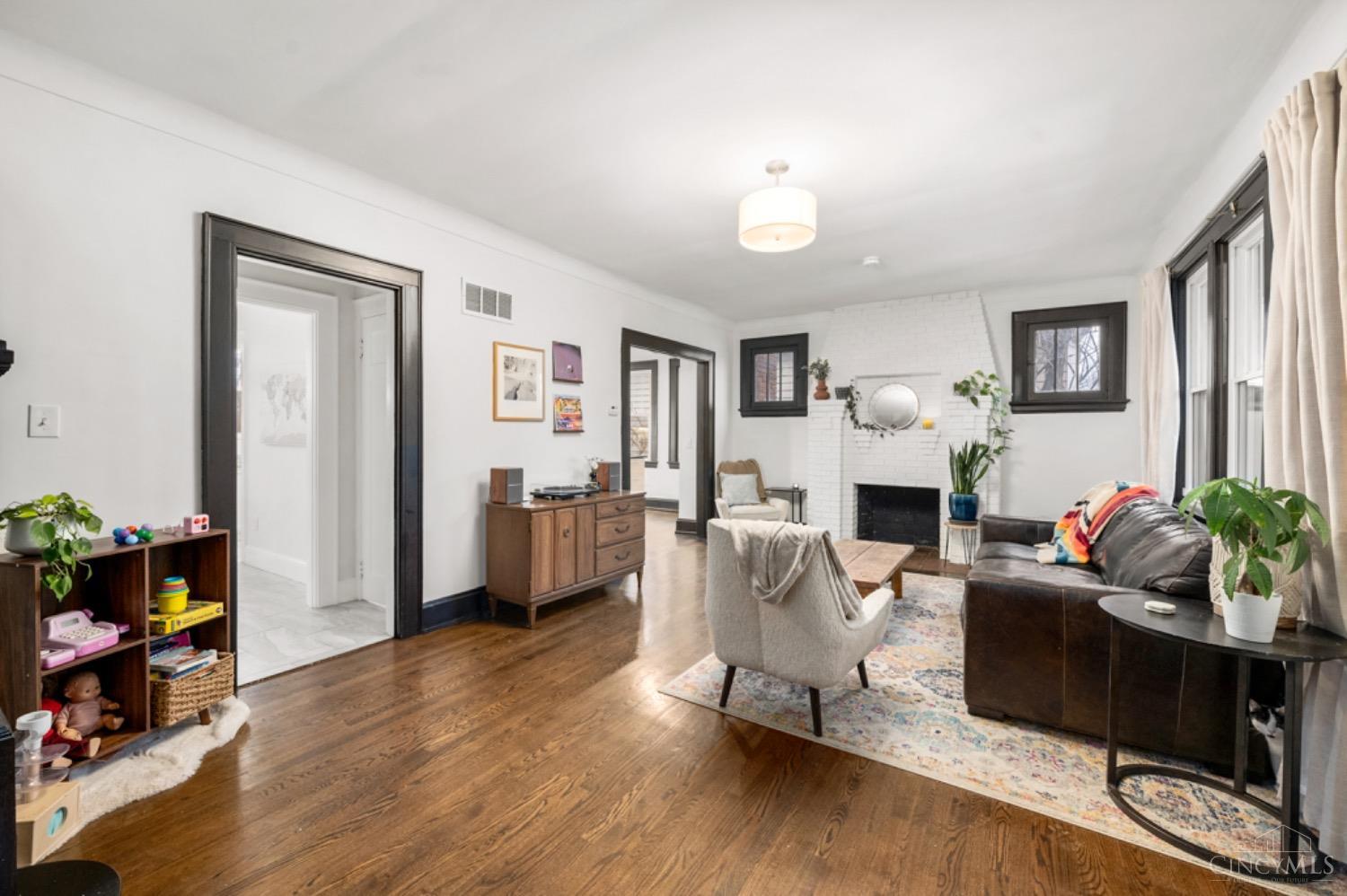 1541 St Leger Place