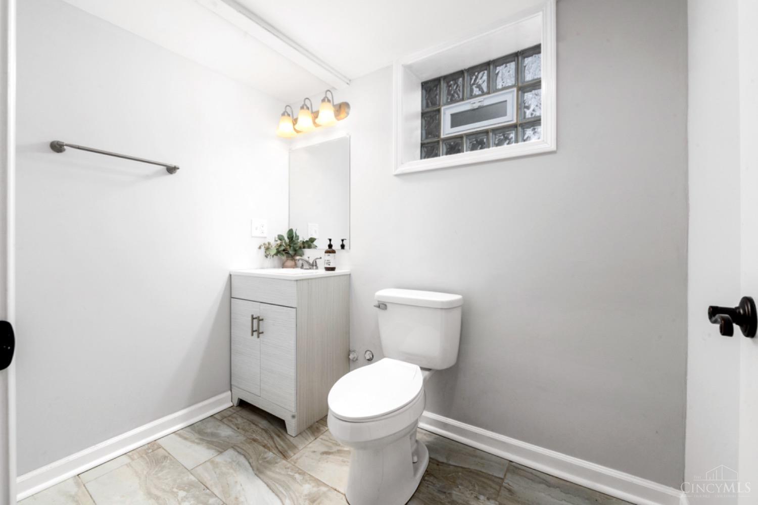 1541 St Leger Place