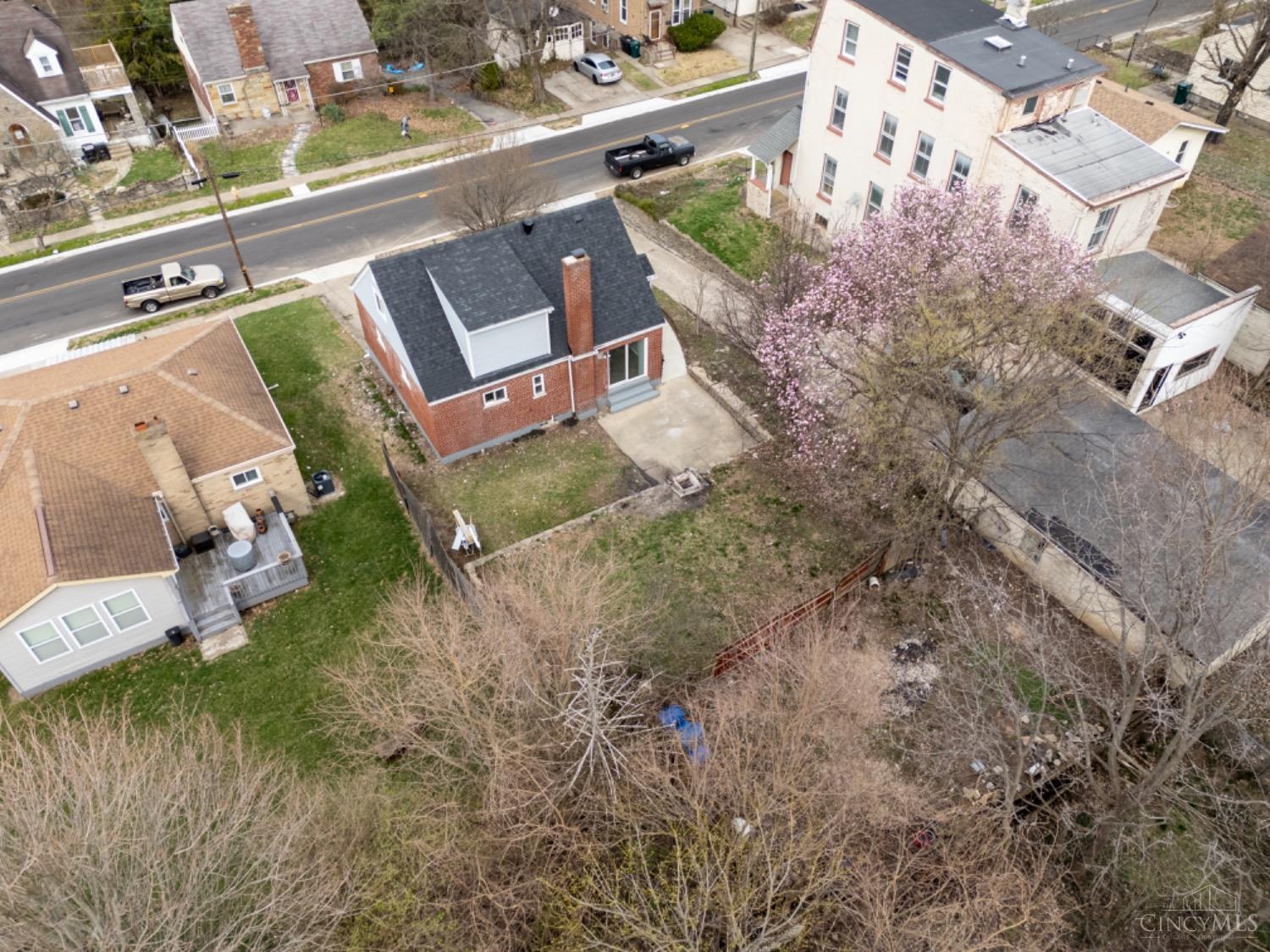 3210 Cavanaugh Avenue