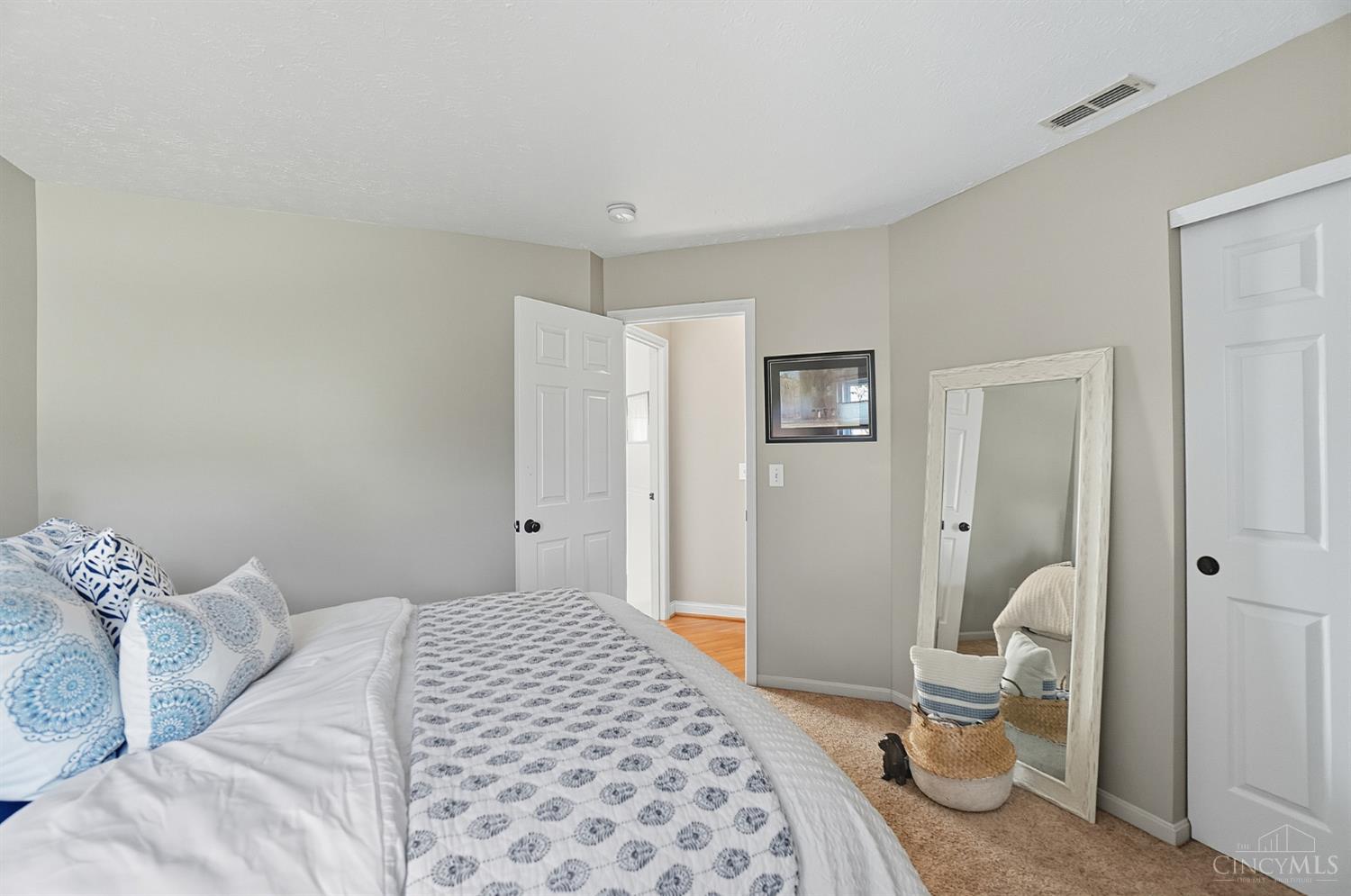 2 Cobblestone Drive