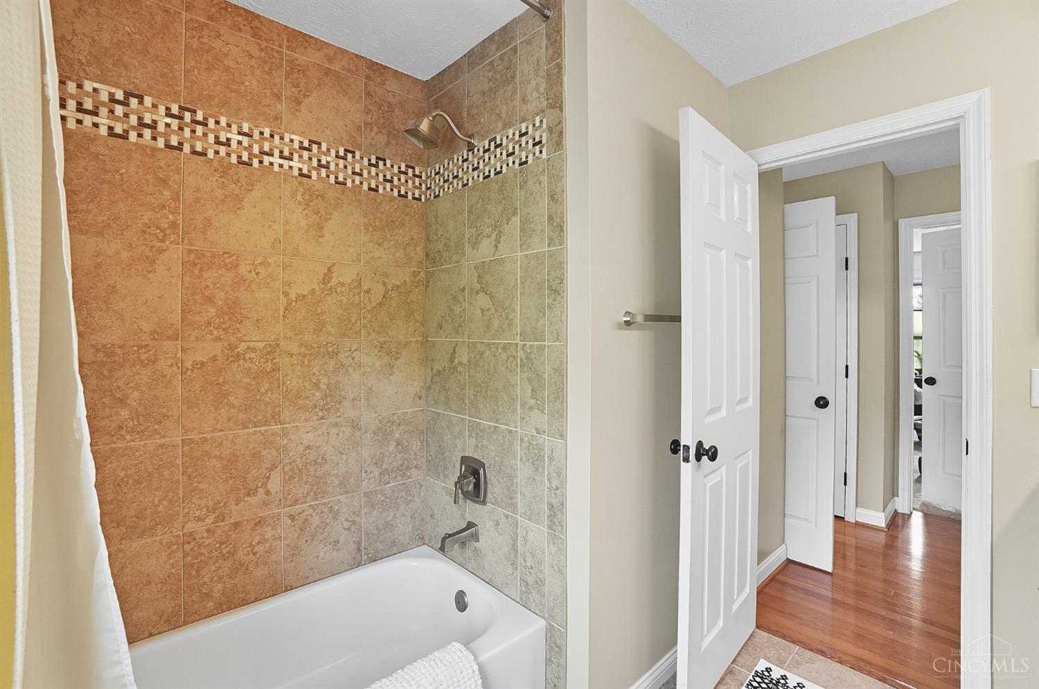 2 Cobblestone Drive