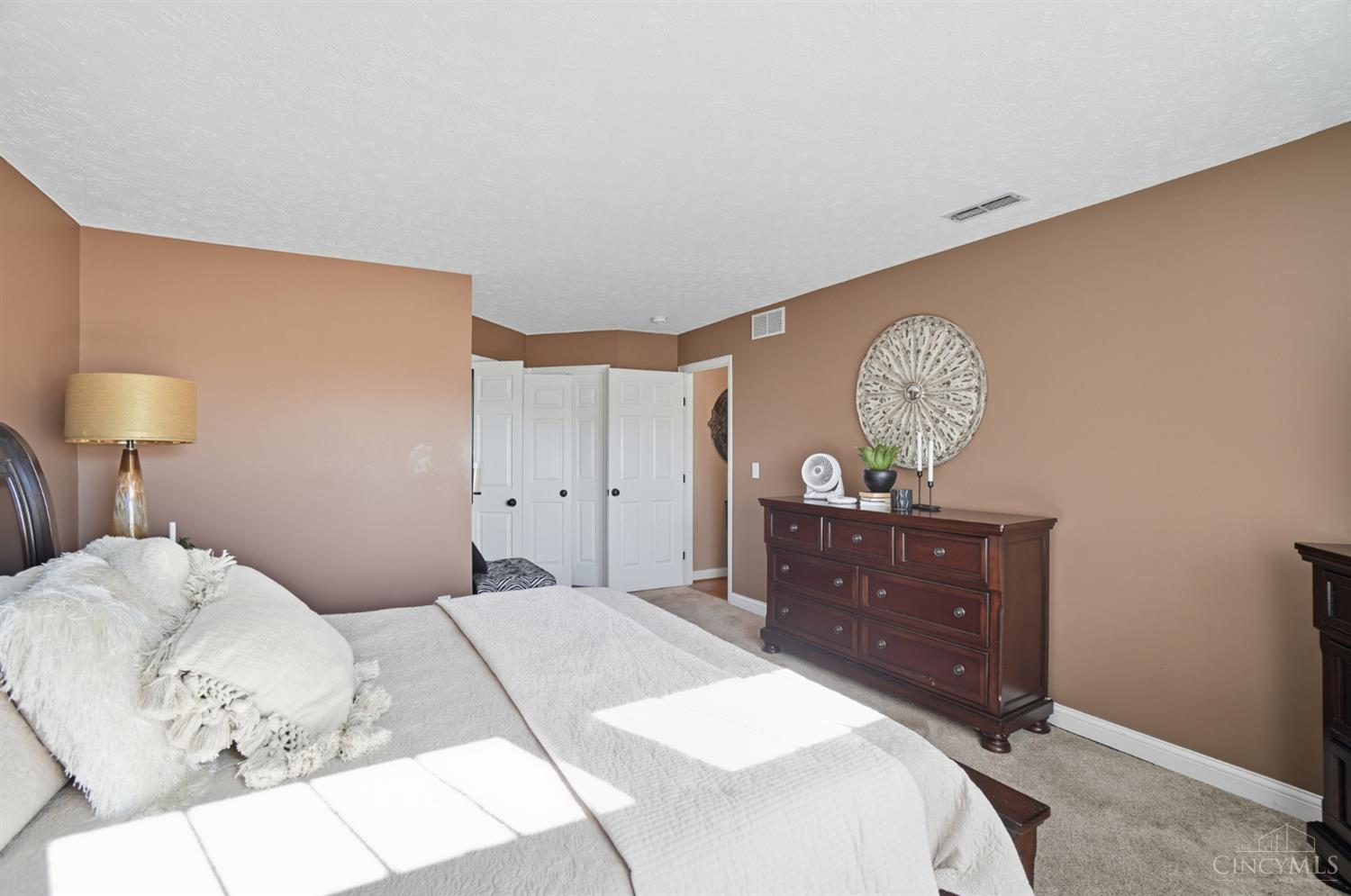 2 Cobblestone Drive