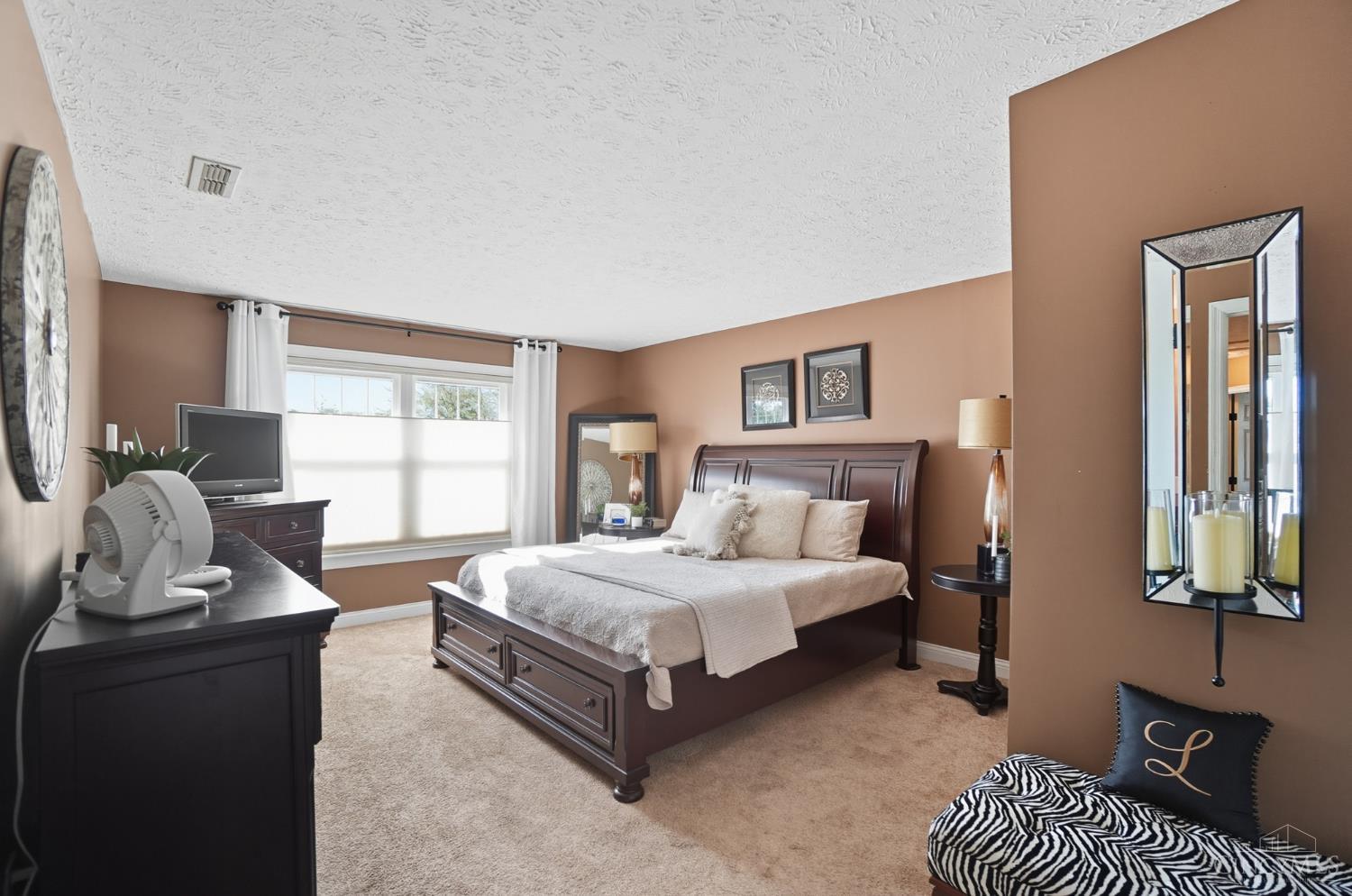 2 Cobblestone Drive