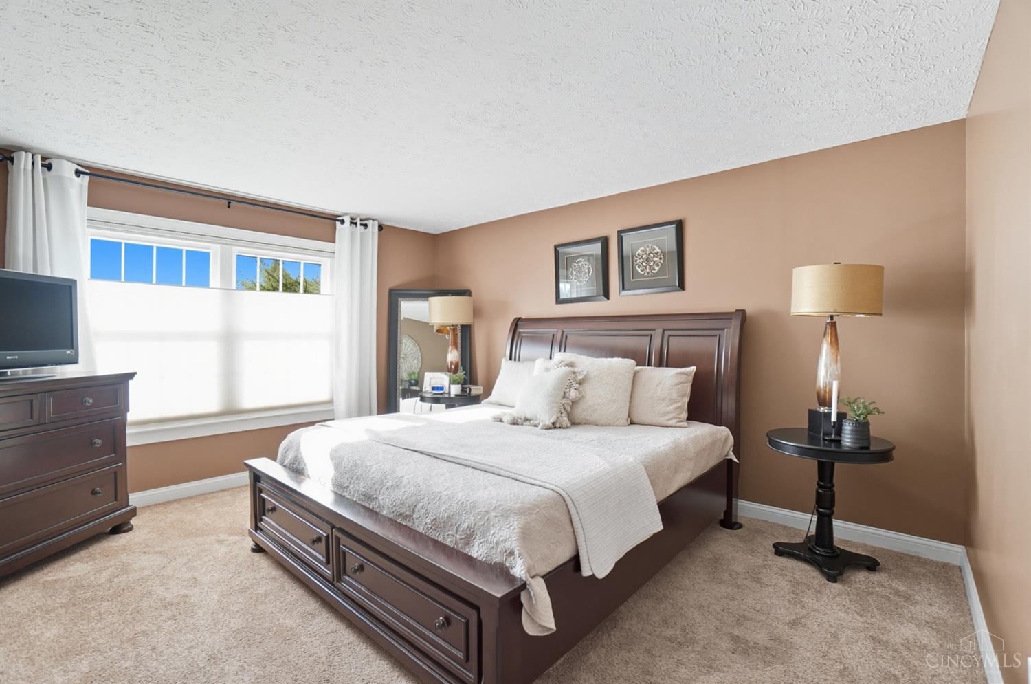 2 Cobblestone Drive