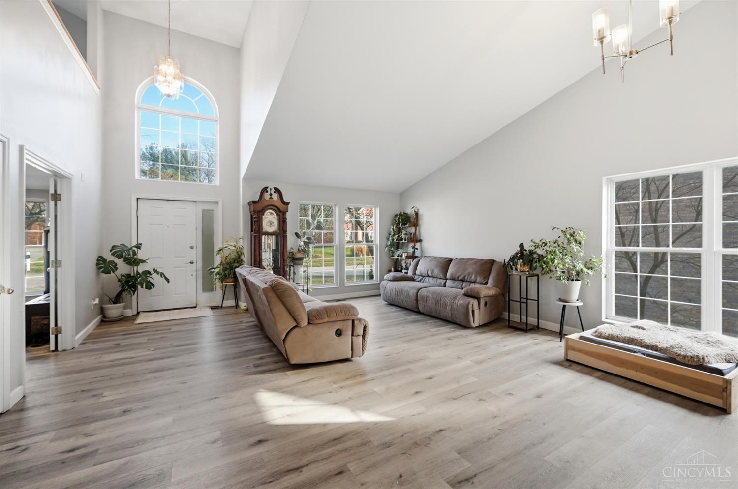 12173 Crestfield Court