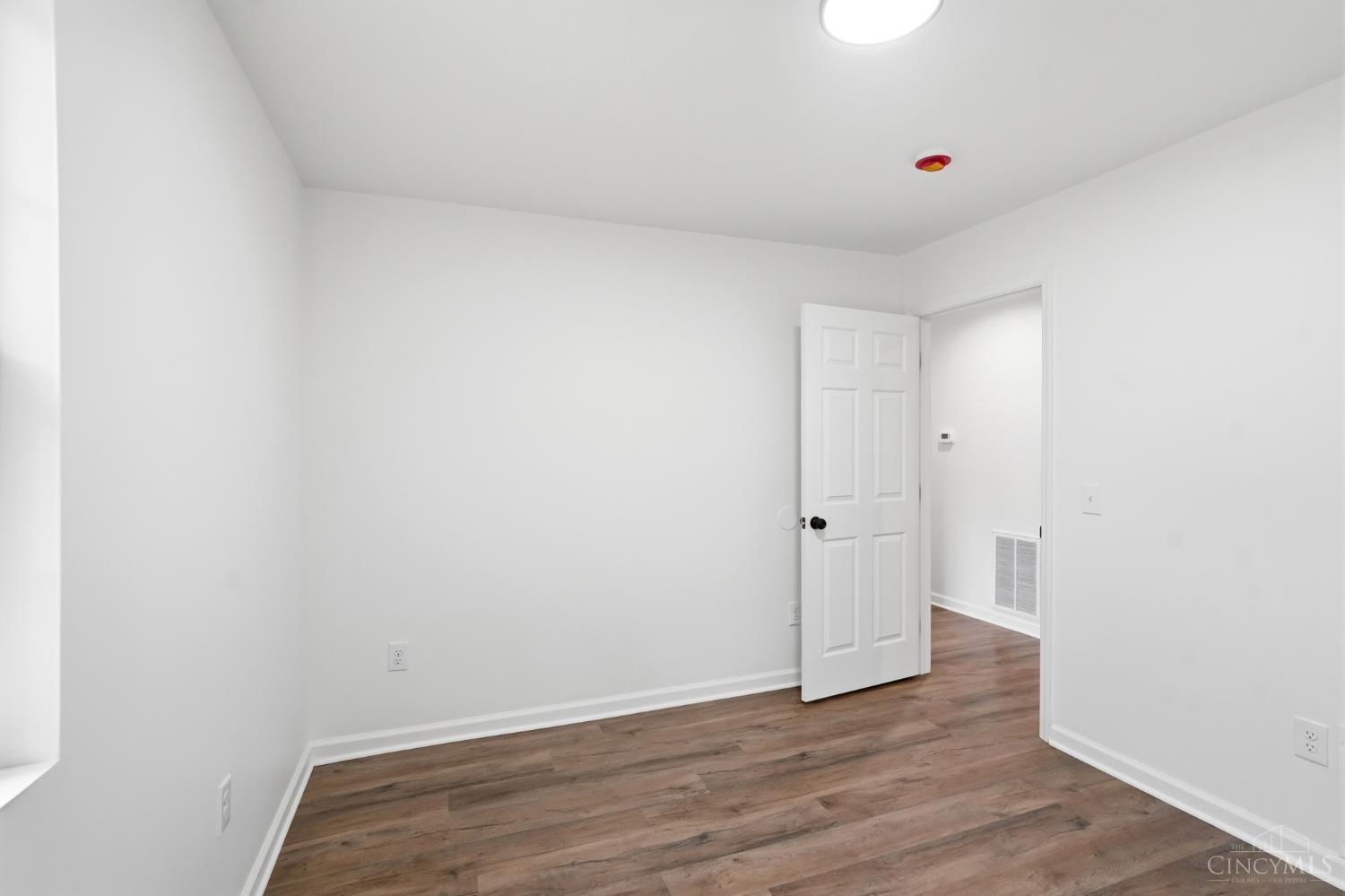 112 W Leslie Avenue