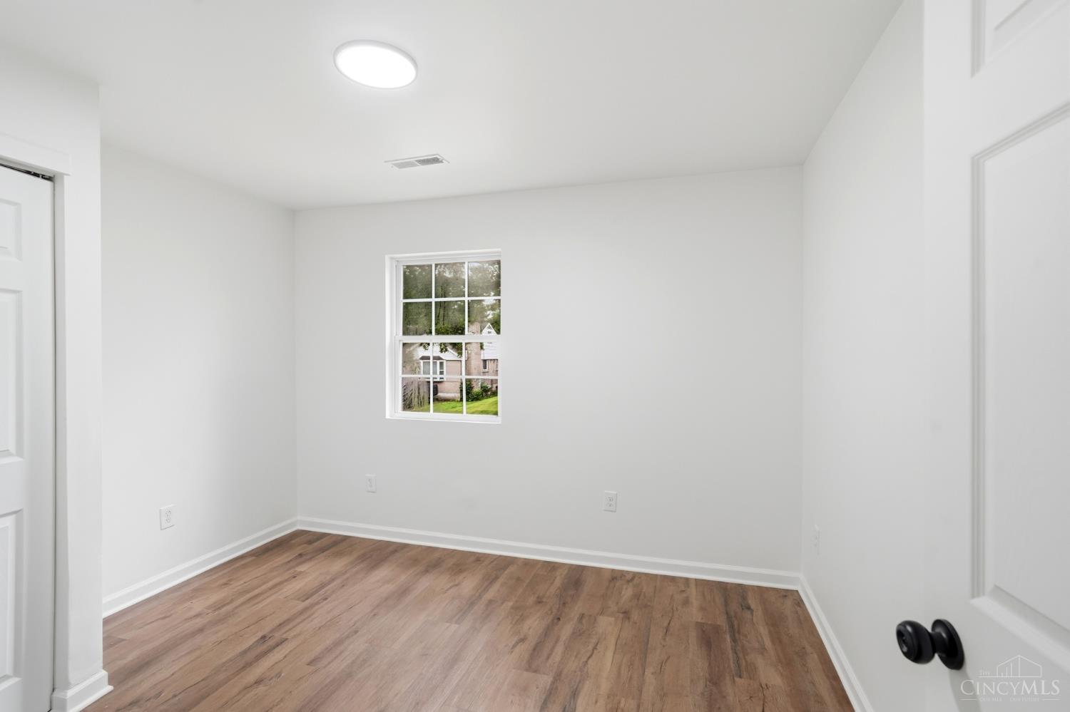 112 W Leslie Avenue