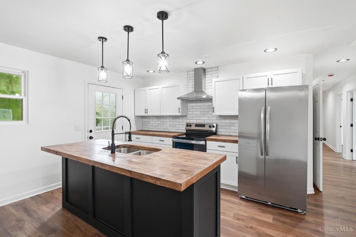 112 W Leslie Avenue