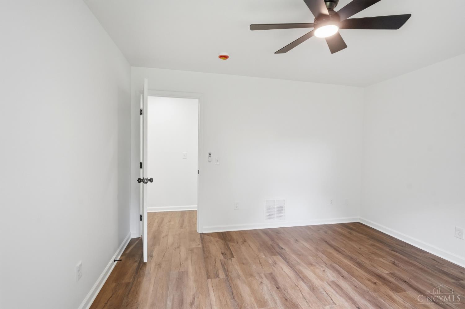 112 W Leslie Avenue