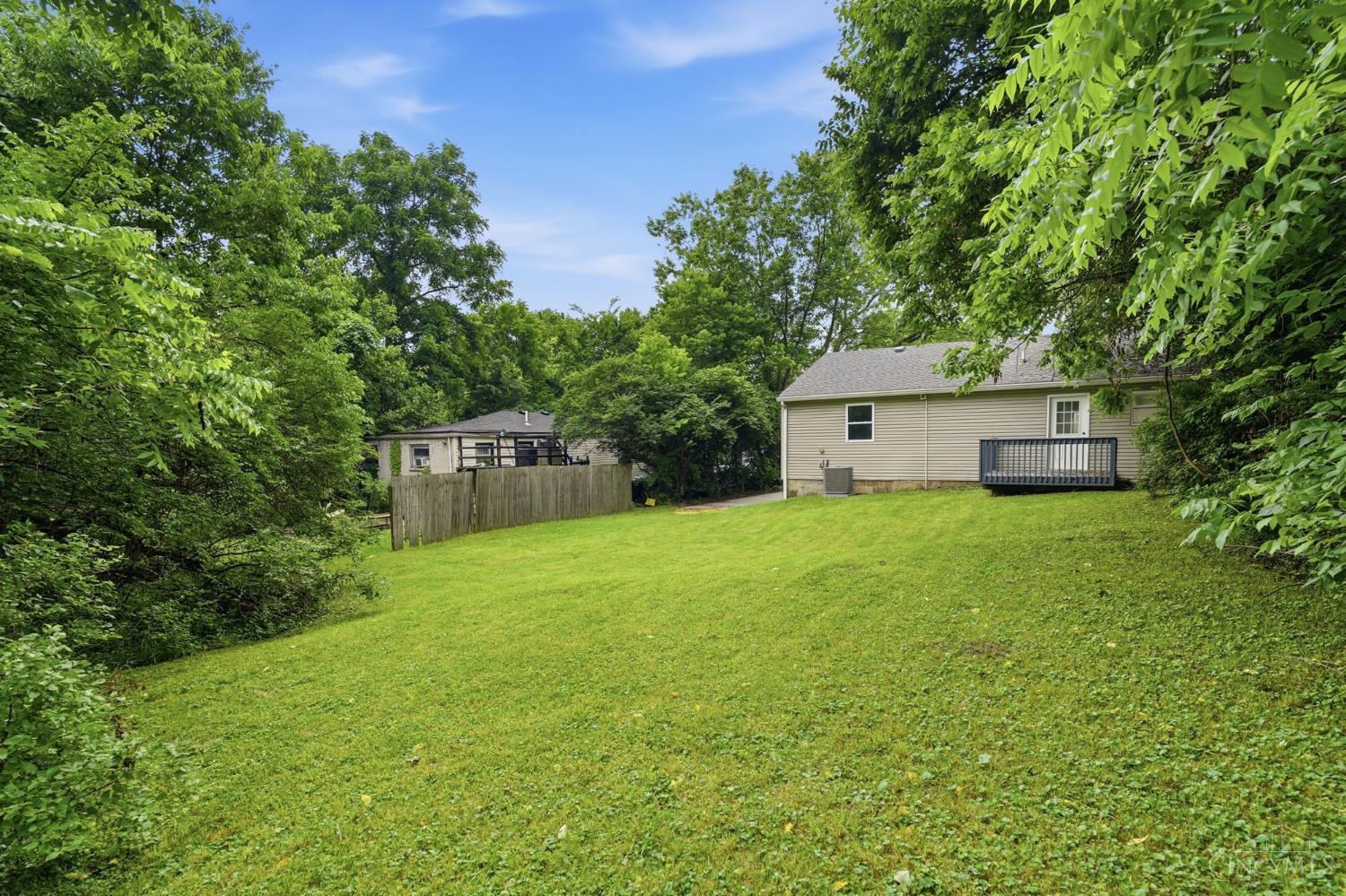 112 W Leslie Avenue
