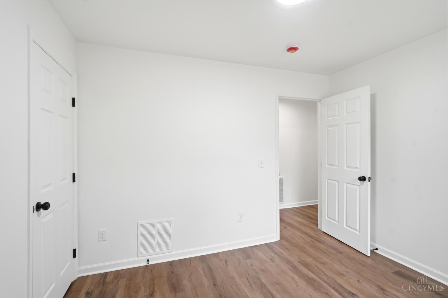 112 W Leslie Avenue