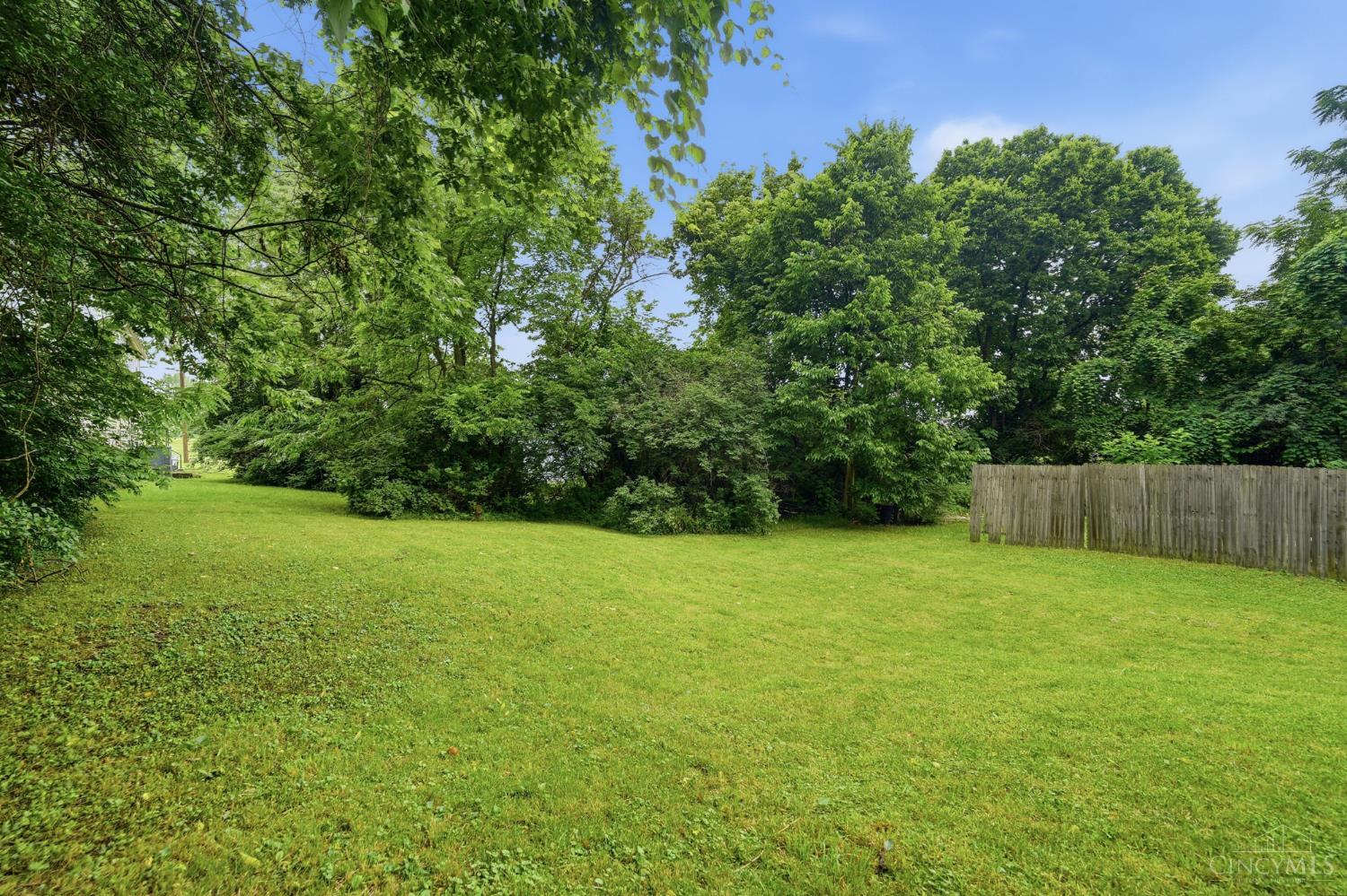 112 W Leslie Avenue