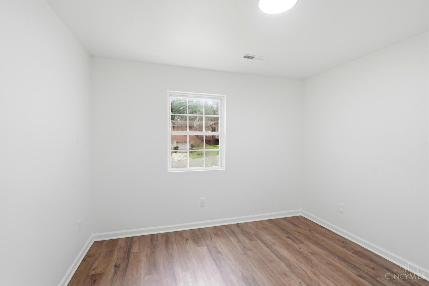 112 W Leslie Avenue