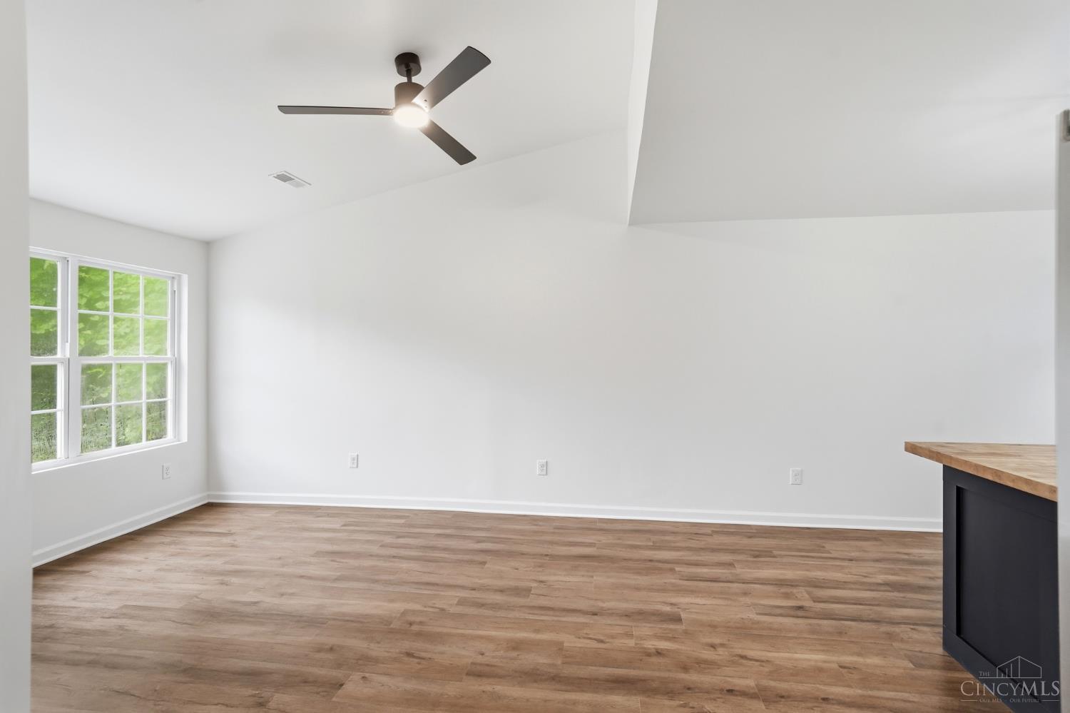 112 W Leslie Avenue