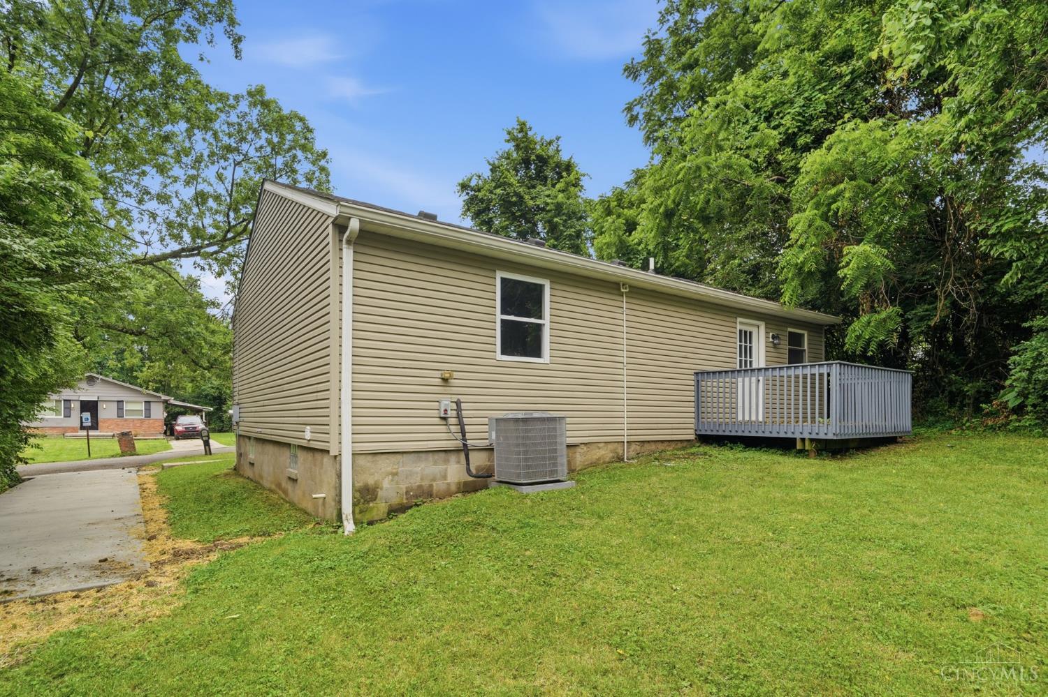 112 W Leslie Avenue
