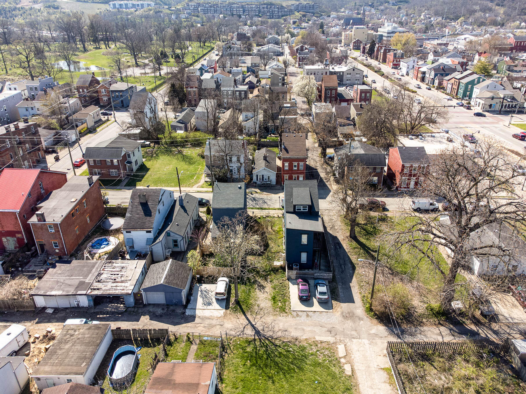 1220 banklick Street