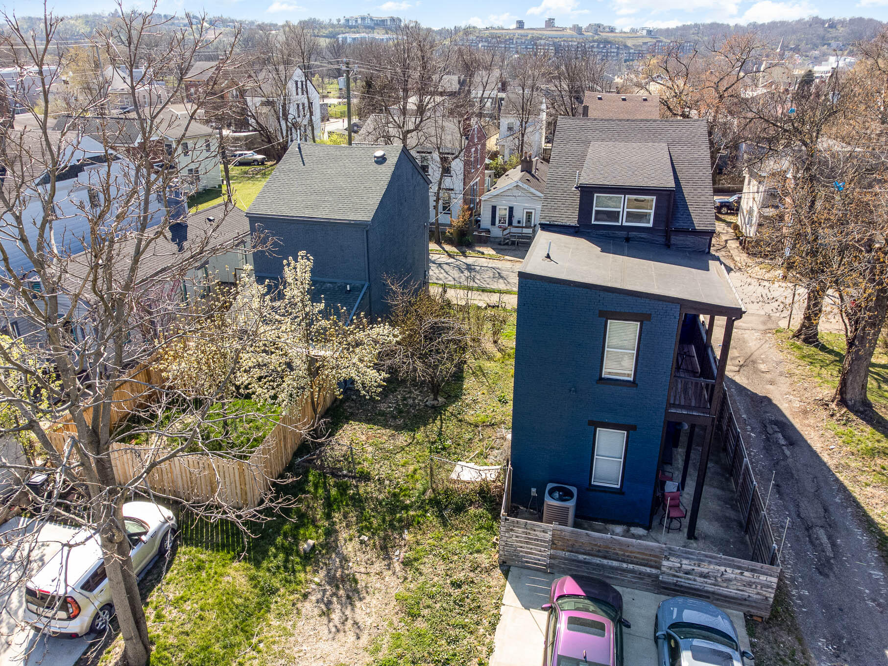 1220 banklick Street