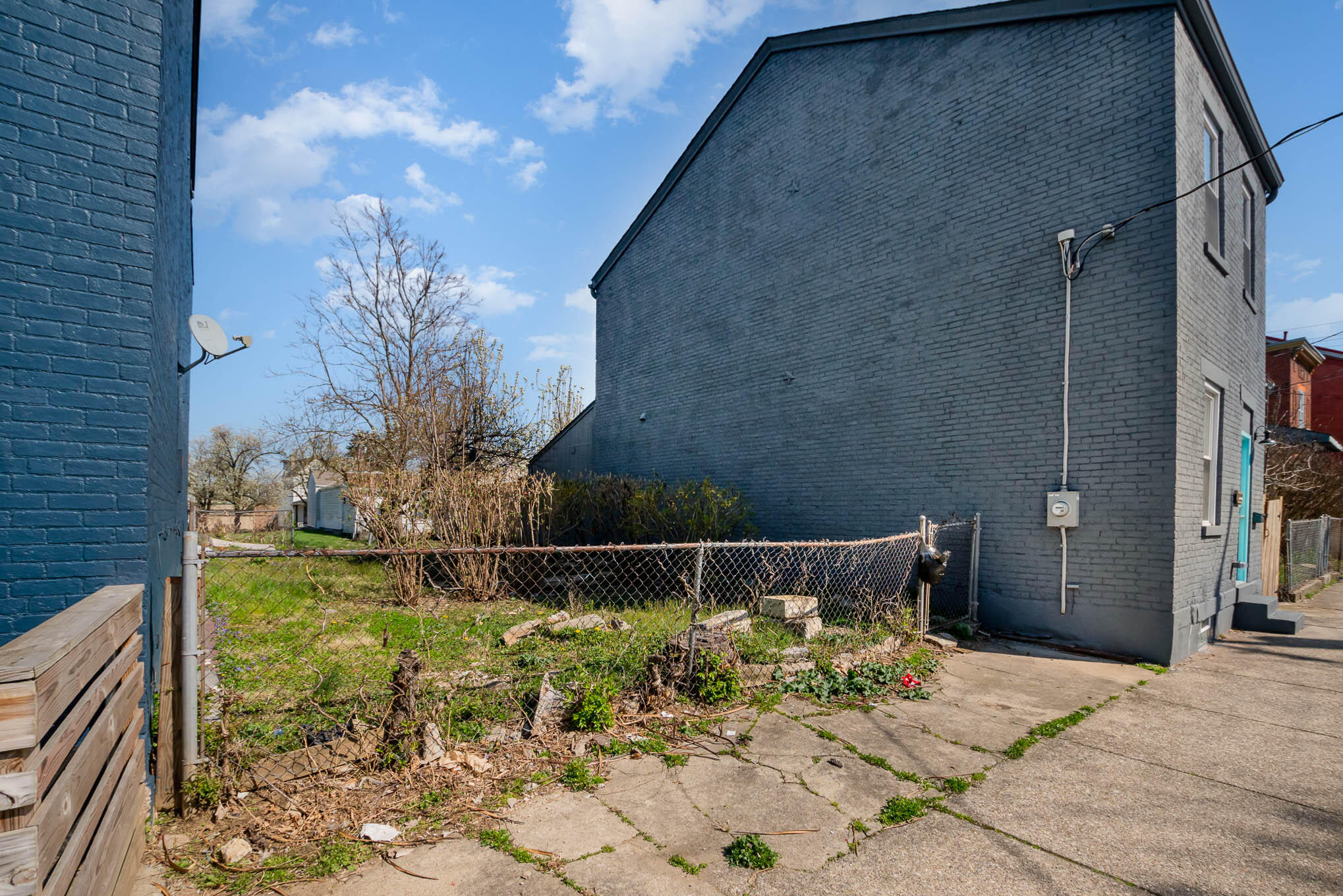 1220 banklick Street