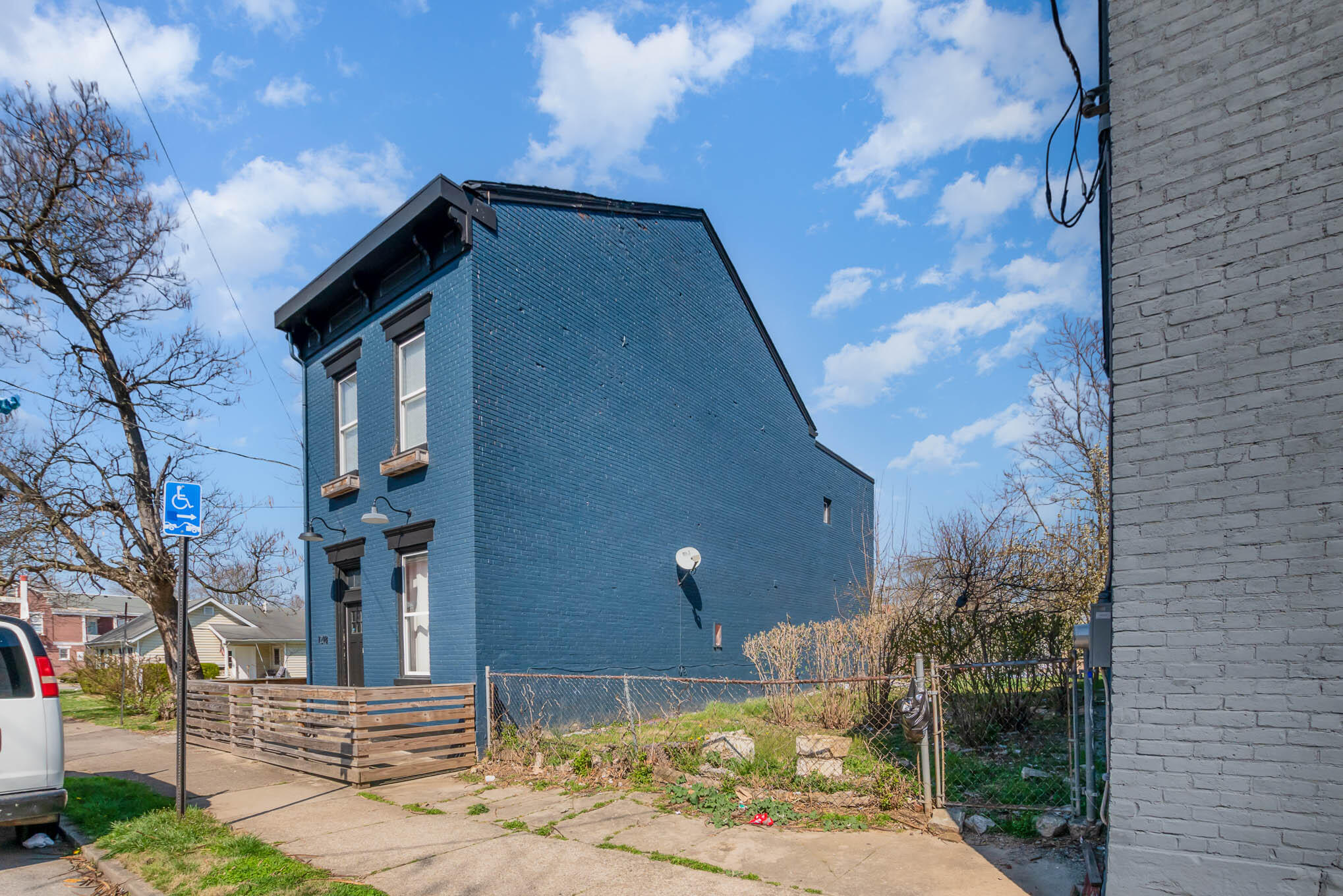 1220 banklick Street