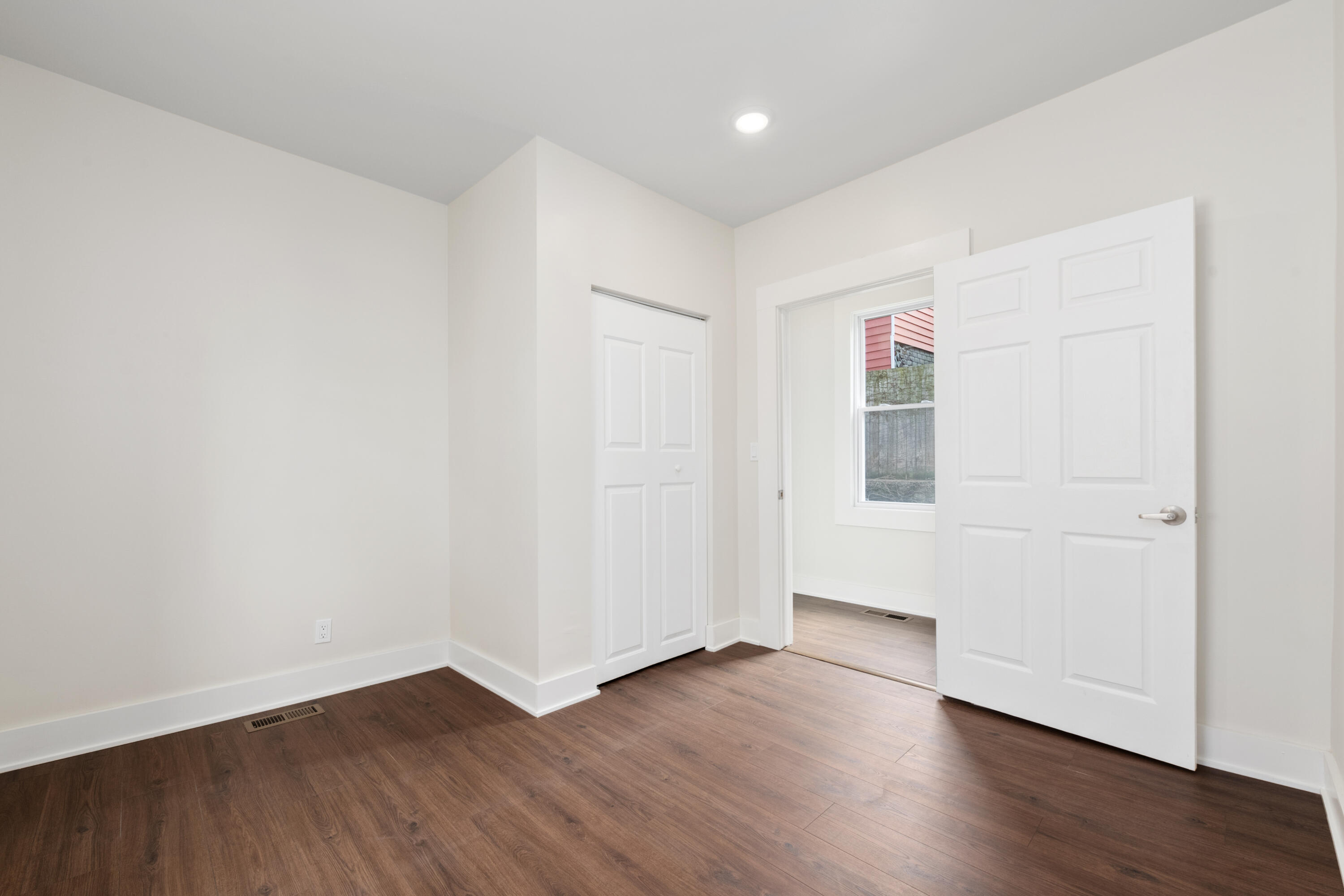 1038 Putnam Street