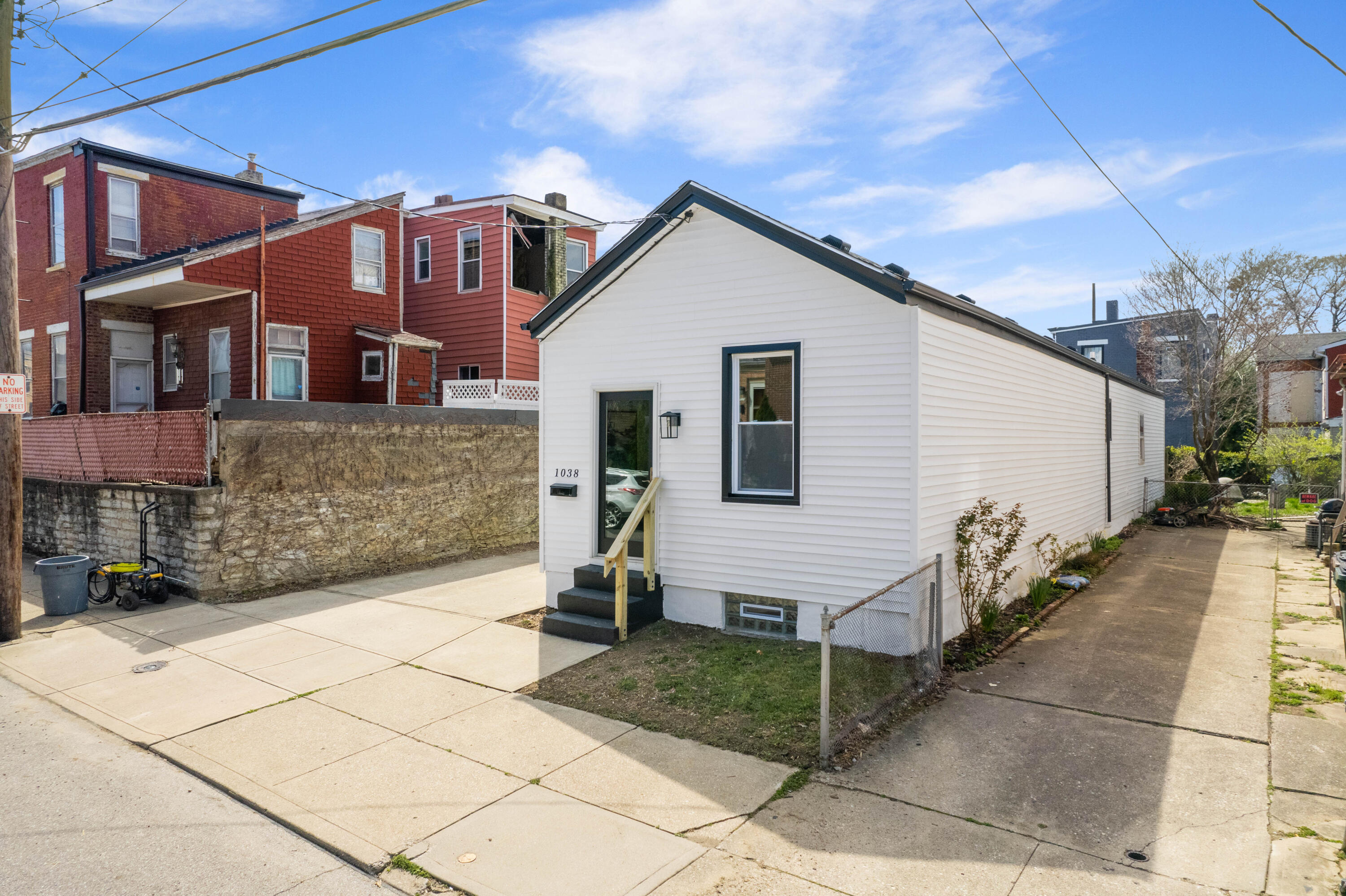 1038 Putnam Street