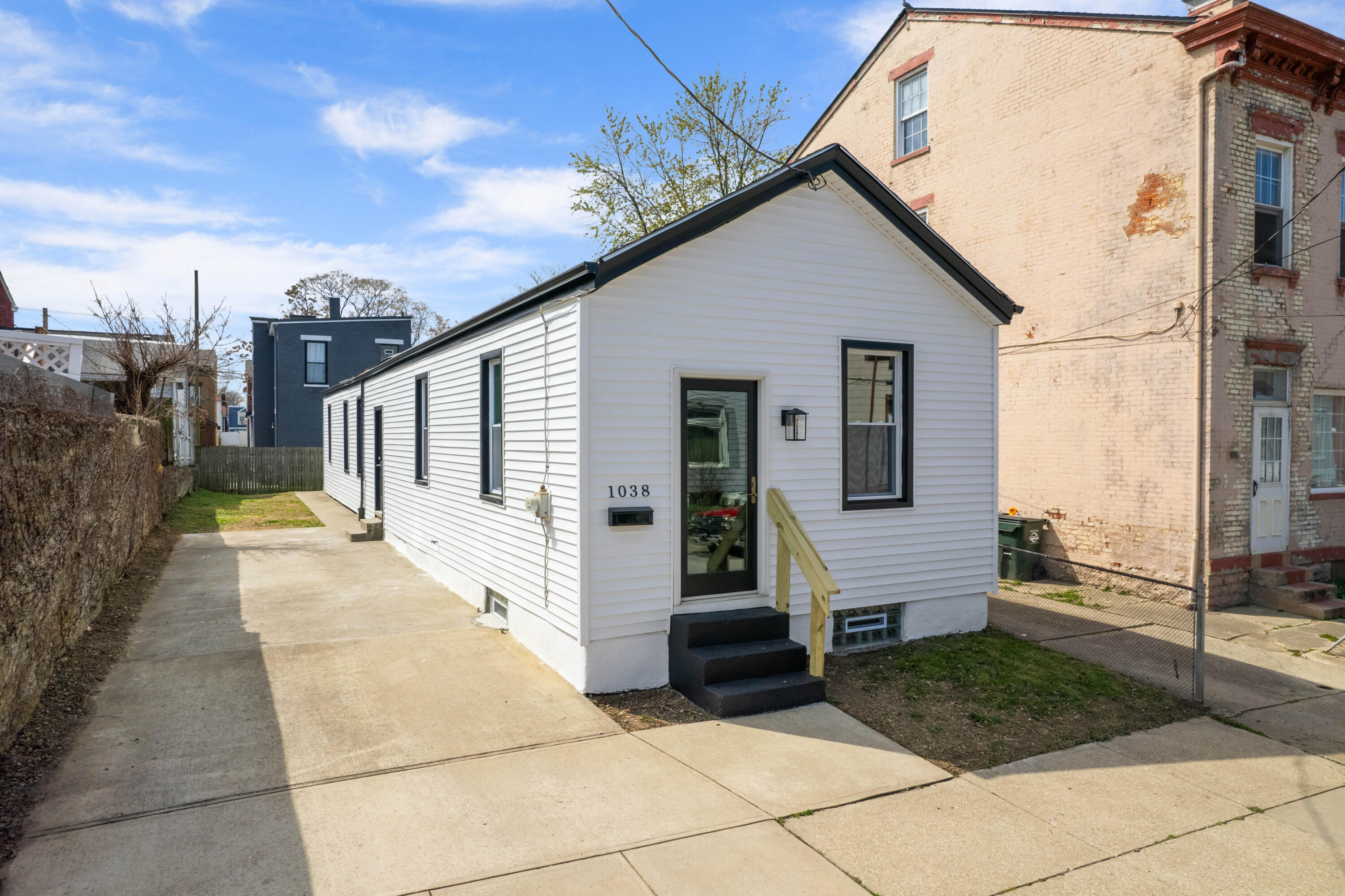 1038 Putnam Street