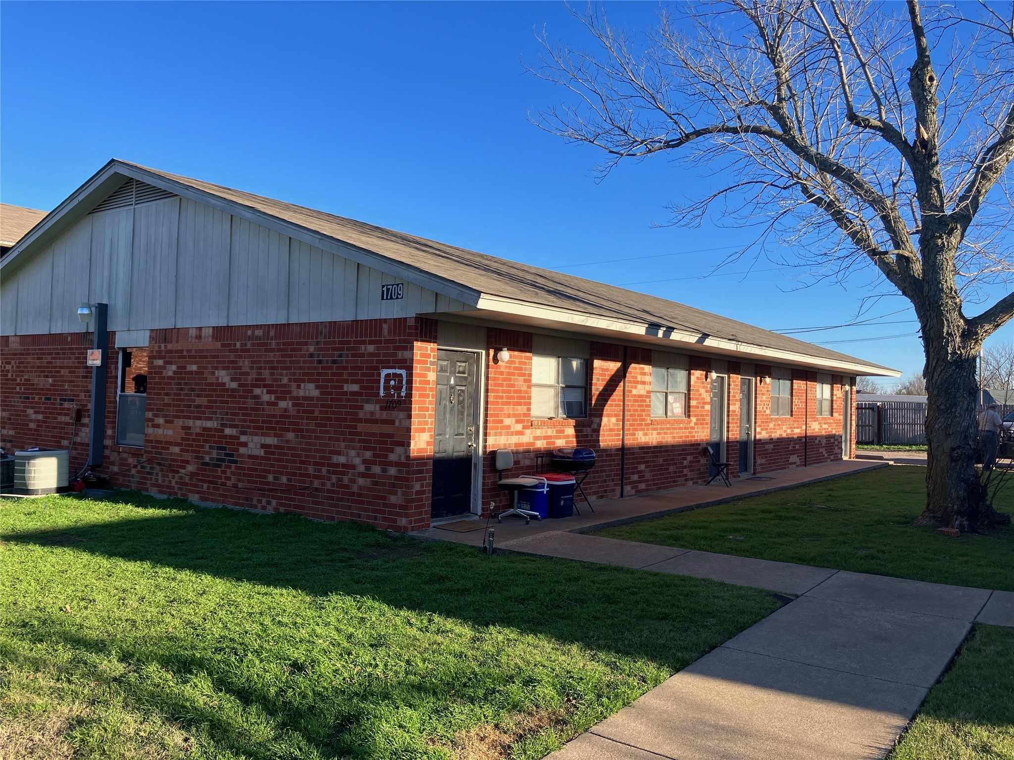 1709 Short Street