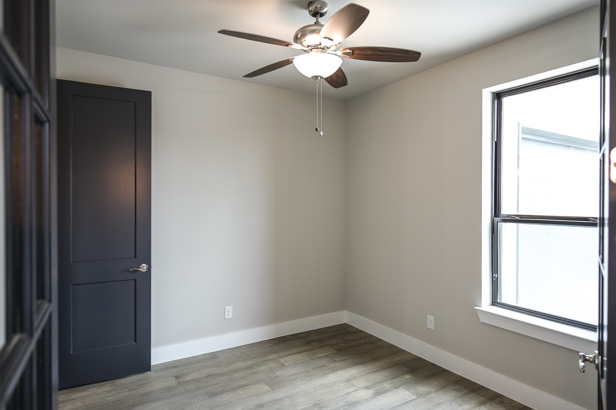 209 E Furlong