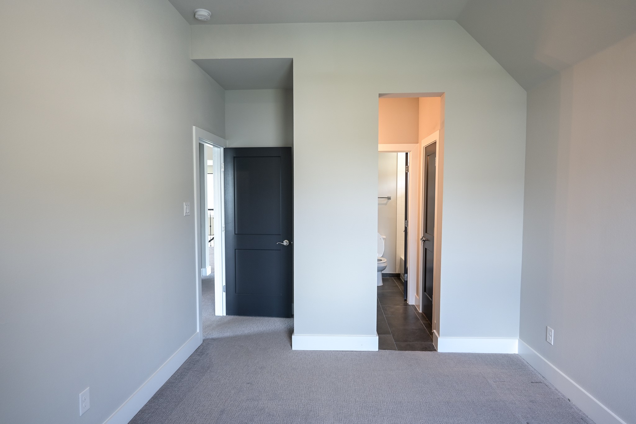 209 E Furlong